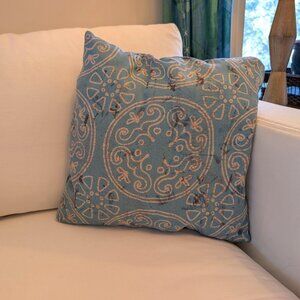 Decorative pillow